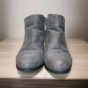 Bella Vita Gray Ankle Booties Women Size 8.5W Side Zip Heeled Boots BV Mom Comfy